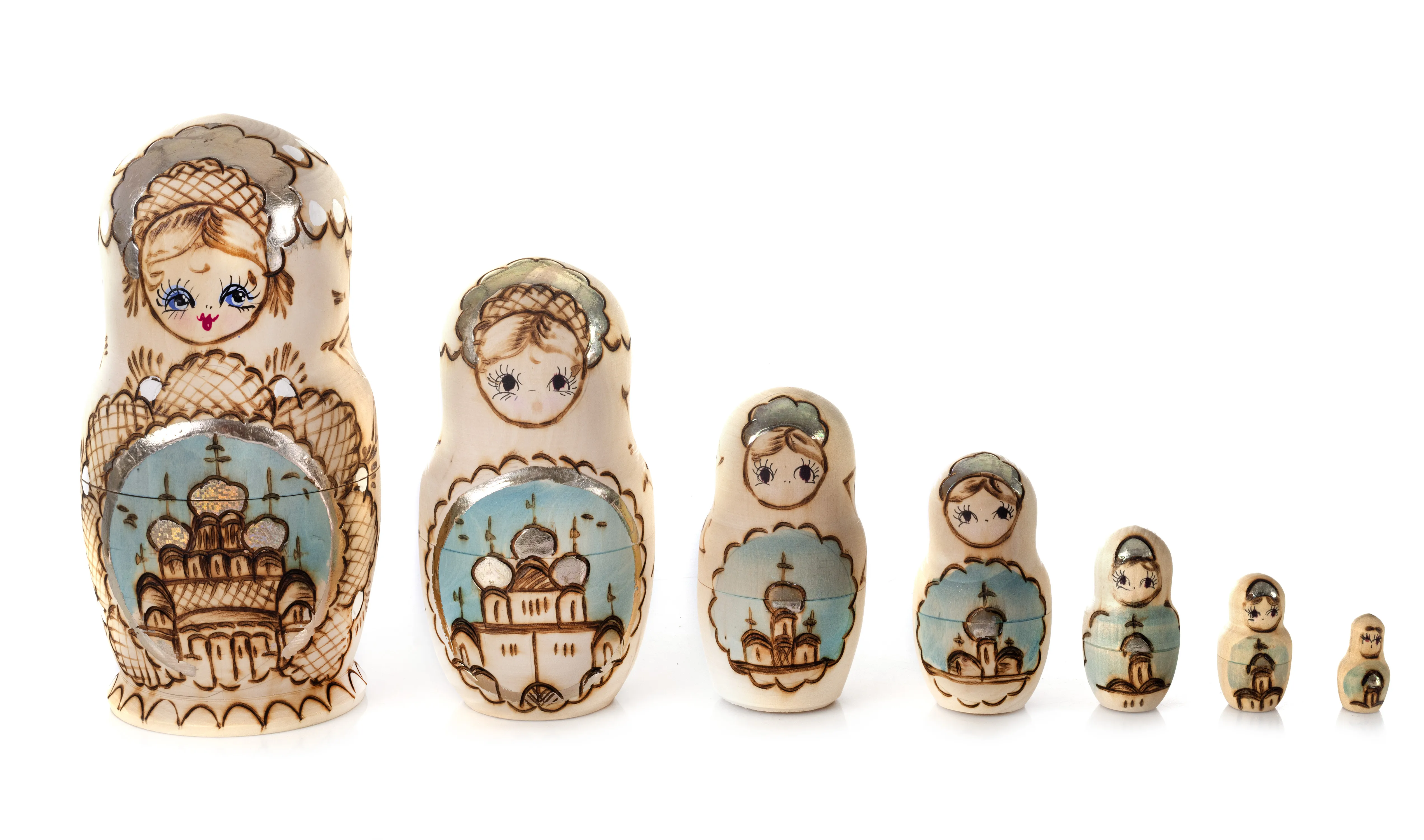 Poupees russes matryoshka illustrant le symbolisme de la maternite